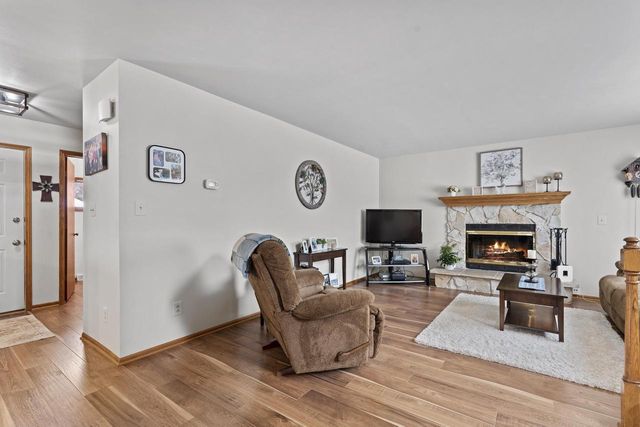 700 Bittersweet LANE, Watertown, WI 53094