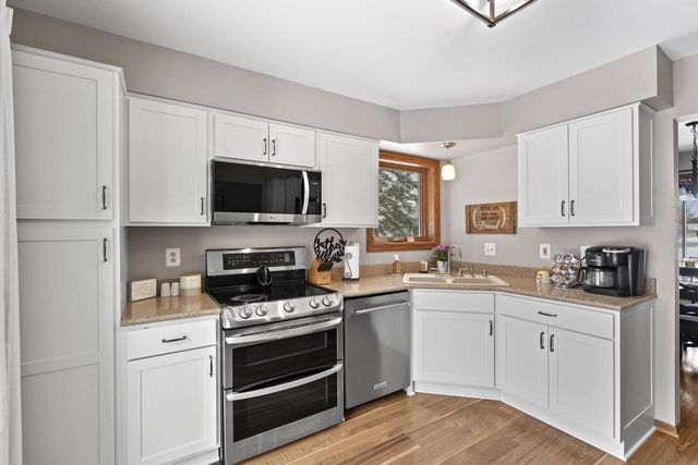 700 Bittersweet LANE, Watertown, WI 53094