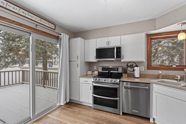 700 Bittersweet LANE, Watertown, WI 53094