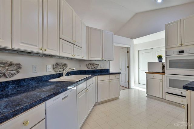 21 Wallace Grove Lane, Milford, OH 45150