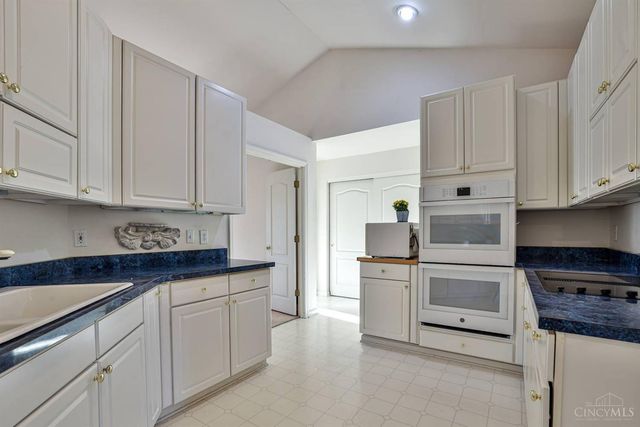 21 Wallace Grove Lane, Milford, OH 45150