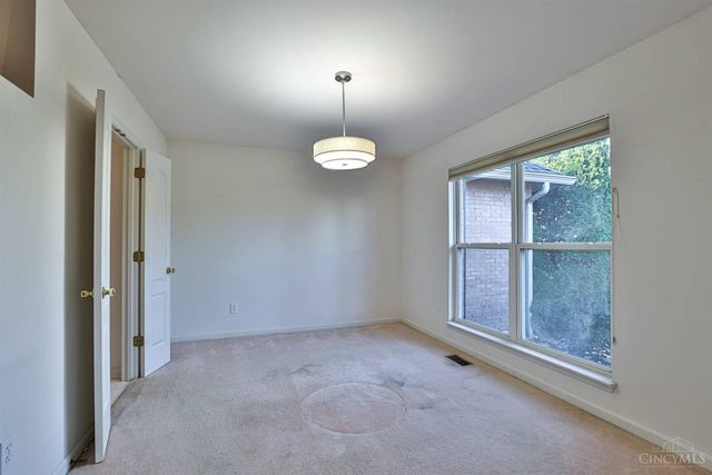 21 Wallace Grove Lane, Milford, OH 45150