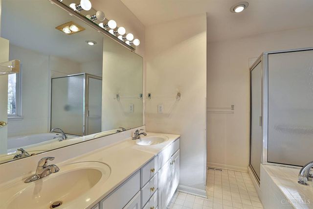 21 Wallace Grove Lane, Milford, OH 45150