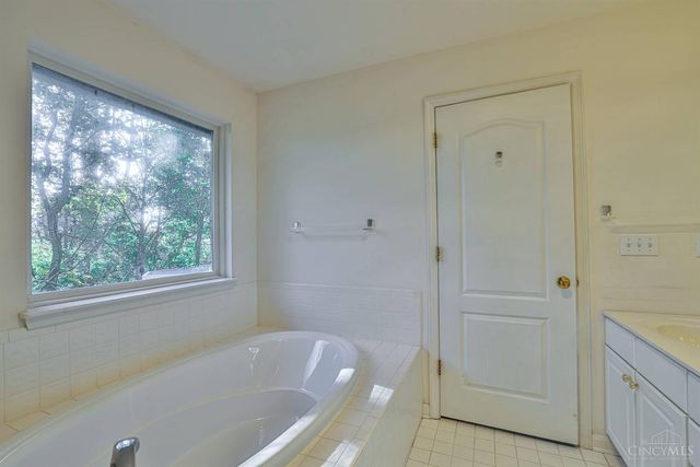 21 Wallace Grove Lane, Milford, OH 45150