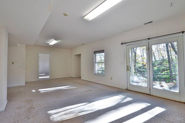 21 Wallace Grove Lane, Milford, OH 45150