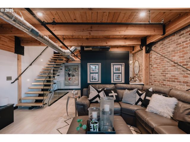 725 Nw FLANDERS St 405, Portland, OR 97209