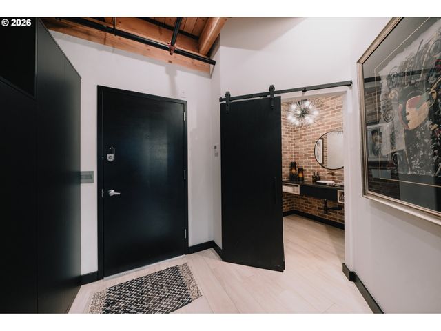 725 Nw FLANDERS St 405, Portland, OR 97209