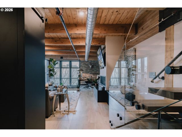 725 Nw FLANDERS St 405, Portland, OR 97209
