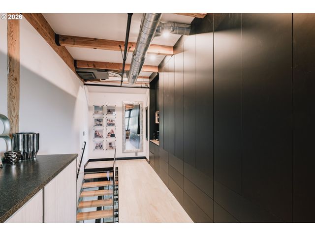 725 Nw FLANDERS St 405, Portland, OR 97209