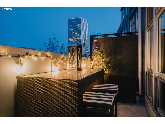 725 Nw FLANDERS St 405, Portland, OR 97209