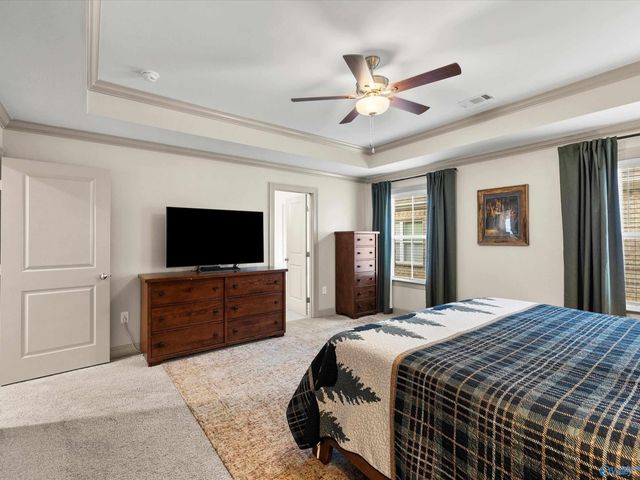 9502 Hampton Oak Drive, Owens Cross Roads, AL 35763