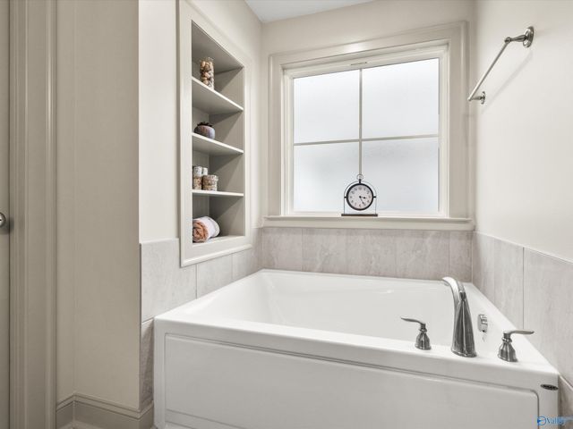 9502 Hampton Oak Drive, Owens Cross Roads, AL 35763