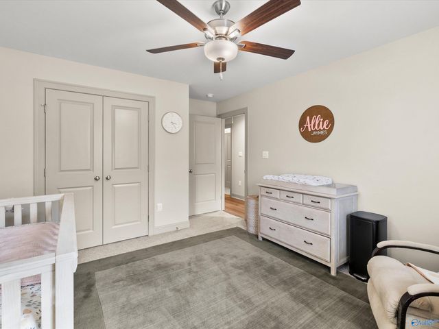 9502 Hampton Oak Drive, Owens Cross Roads, AL 35763