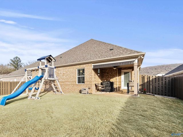 9502 Hampton Oak Drive, Owens Cross Roads, AL 35763