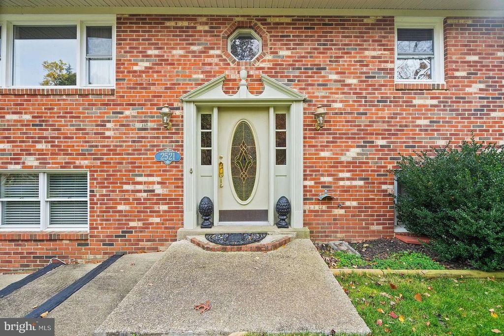 2521 YOUNGS DR, Haymarket, VA 20169
