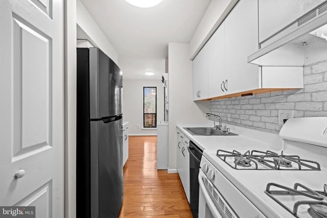 11200 CHESTNUT GROVE SQ #203, Reston, VA 20190