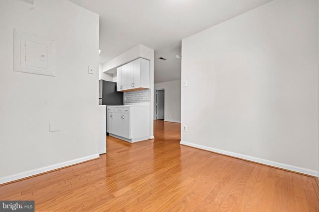 11200 CHESTNUT GROVE SQ #203, Reston, VA 20190