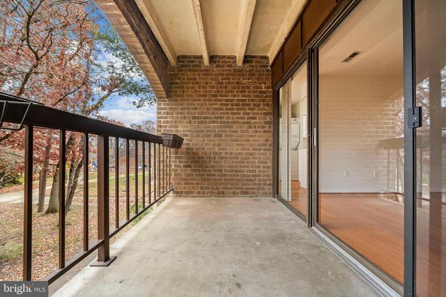 11200 CHESTNUT GROVE SQ #203, Reston, VA 20190