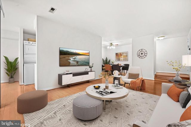 11200 CHESTNUT GROVE SQ #203, Reston, VA 20190