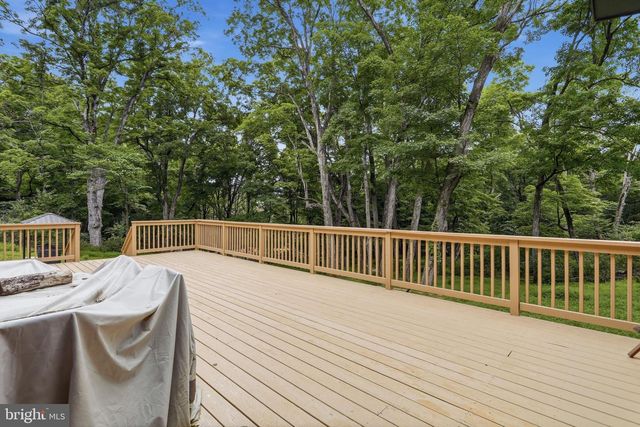 1087 TIMBERLINE DR, Lost City, WV 26810