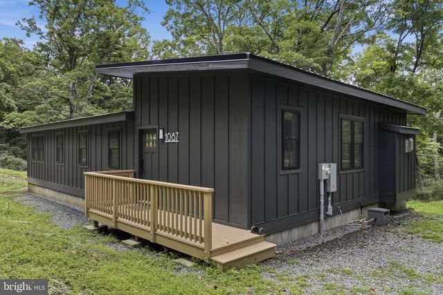 1087 TIMBERLINE DR, Lost City, WV 26810