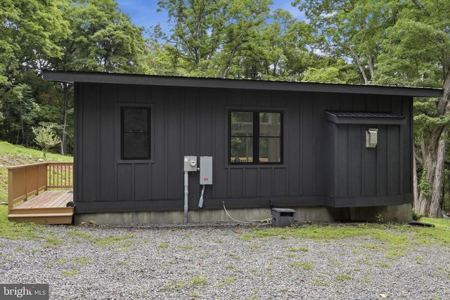 1087 TIMBERLINE DR, Lost City, WV 26810