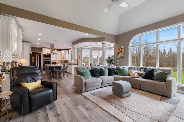 19 Brunson Way, Perinton, NY 14526