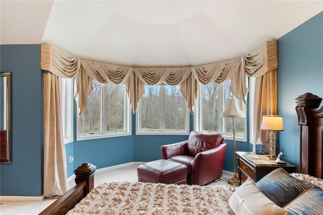 19 Brunson Way, Perinton, NY 14526