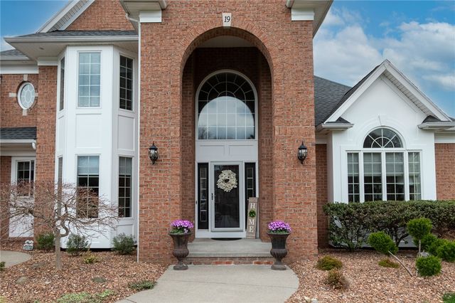 19 Brunson Way, Perinton, NY 14526