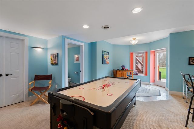 19 Brunson Way, Perinton, NY 14526