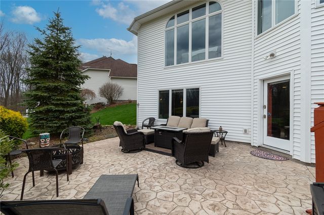 19 Brunson Way, Perinton, NY 14526