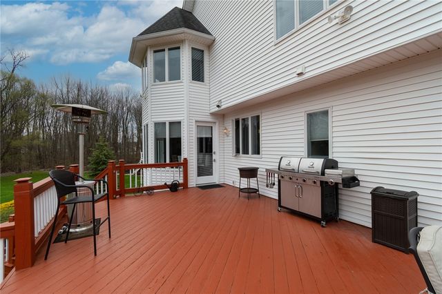 19 Brunson Way, Perinton, NY 14526