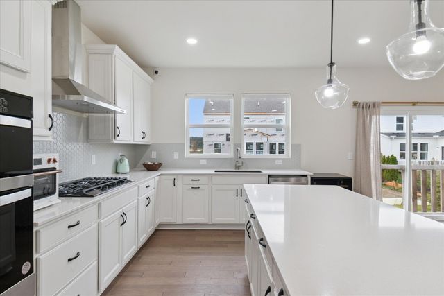 737 Haywood Drive R, Saline City, MI 48176