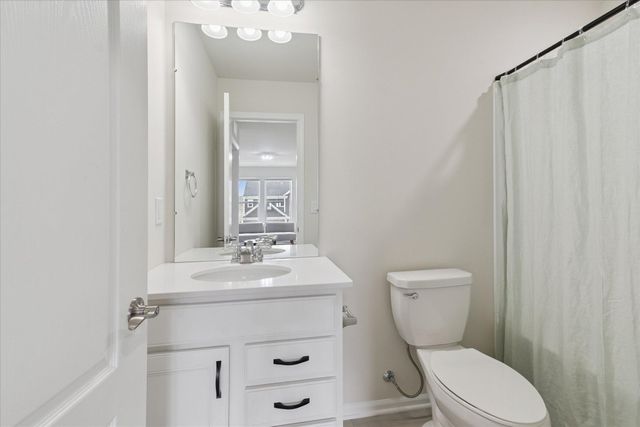 737 Haywood Drive R, Saline City, MI 48176