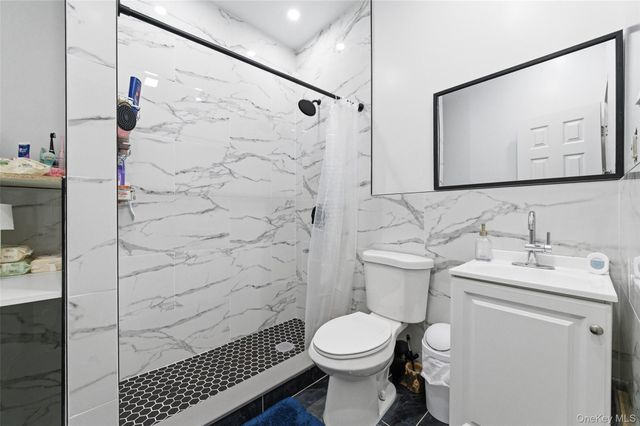116 Oak Avenue, Hempstead, NY 11550