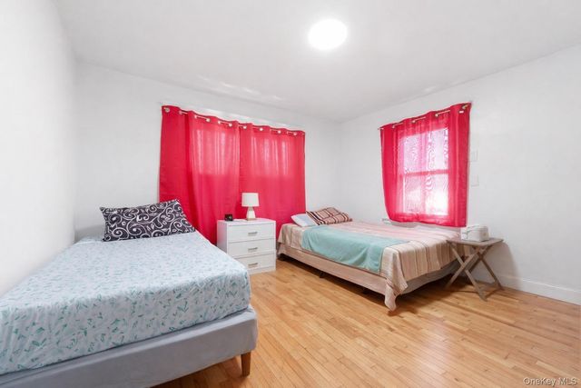 116 Oak Avenue, Hempstead, NY 11550