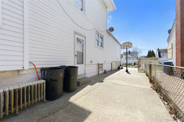116 Oak Avenue, Hempstead, NY 11550