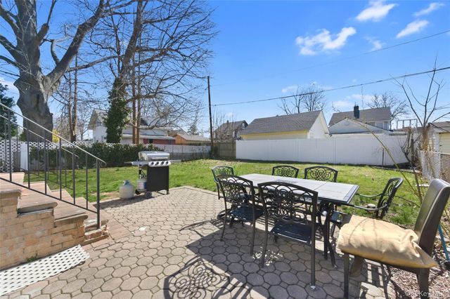 116 Oak Avenue, Hempstead, NY 11550