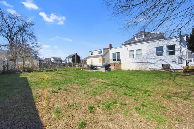 116 Oak Avenue, Hempstead, NY 11550