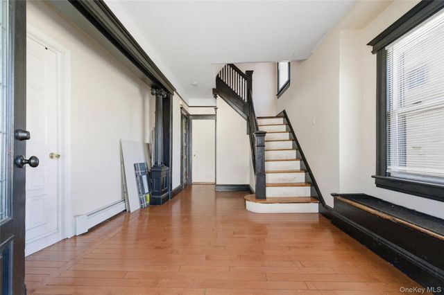 116 Oak Avenue, Hempstead, NY 11550