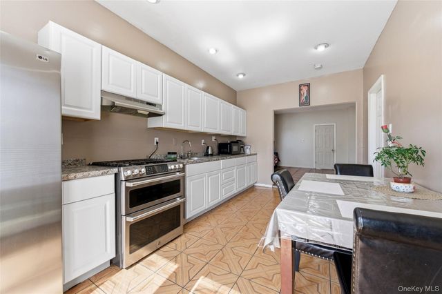116 Oak Avenue, Hempstead, NY 11550