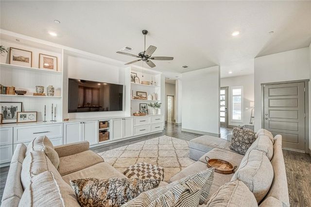 6334 E Garland, Fresno, CA 93727