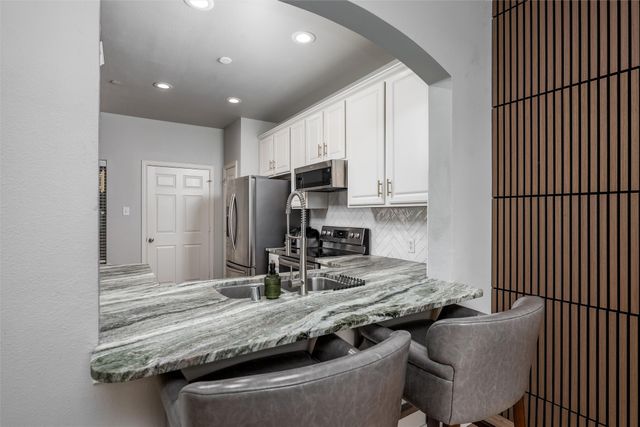 575 S Virginia Hills Drive 2404, Mckinney, TX 75072