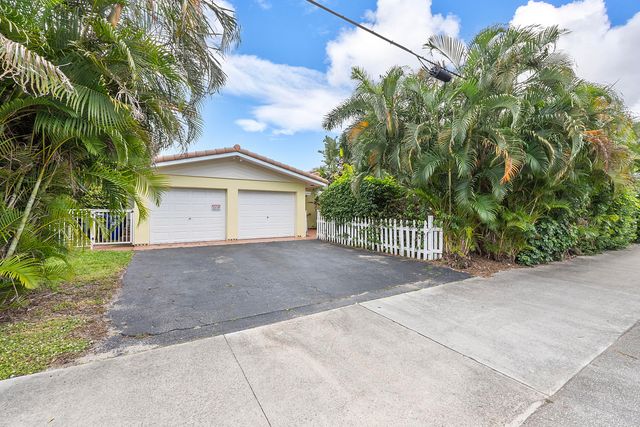 700 NE 26th Avenue, Pompano Beach, FL 33062