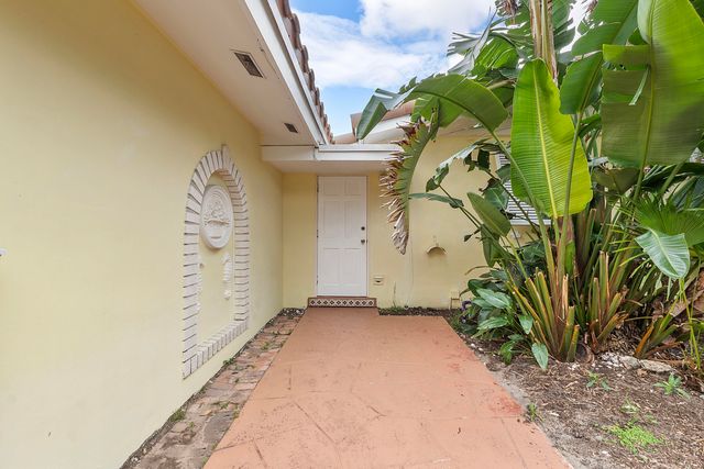 700 NE 26th Avenue, Pompano Beach, FL 33062