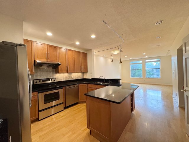 25 Marion 31, Brookline, MA 02446