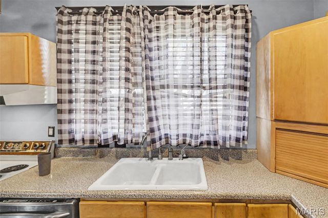 3322 Jackson Street, Alton, IL 62002