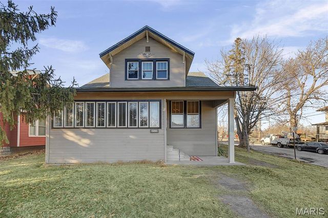 3322 Jackson Street, Alton, IL 62002