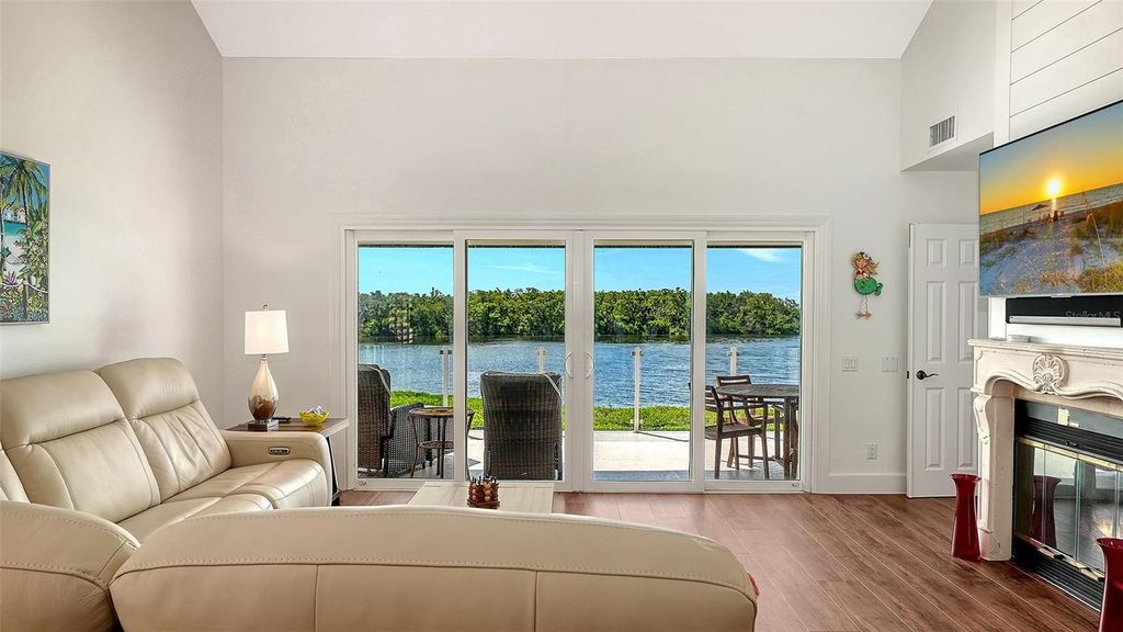 Image 19 of property listing at 11 TIDY ISLAND BOULEVARD 11, Bradenton, FL 34210