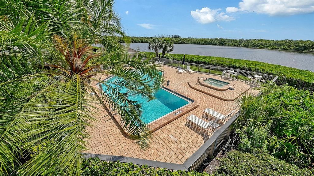 Image 26 of property listing at 11 TIDY ISLAND BOULEVARD 11, Bradenton, FL 34210